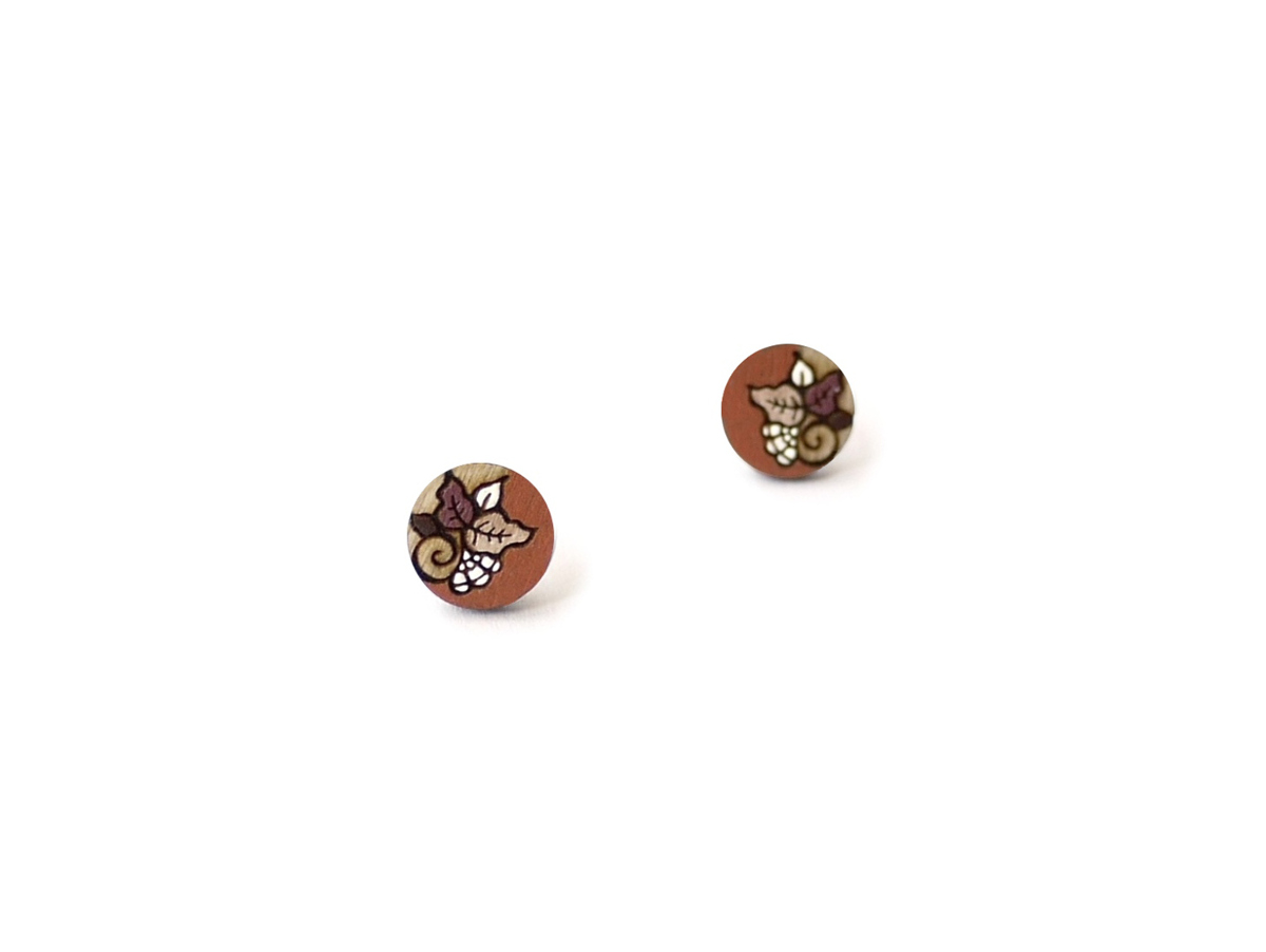 retro wooden earrings in brown color mini round