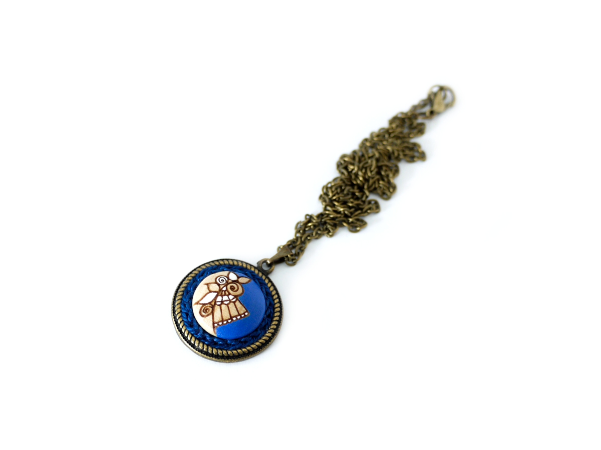 royal blue wooden necklace